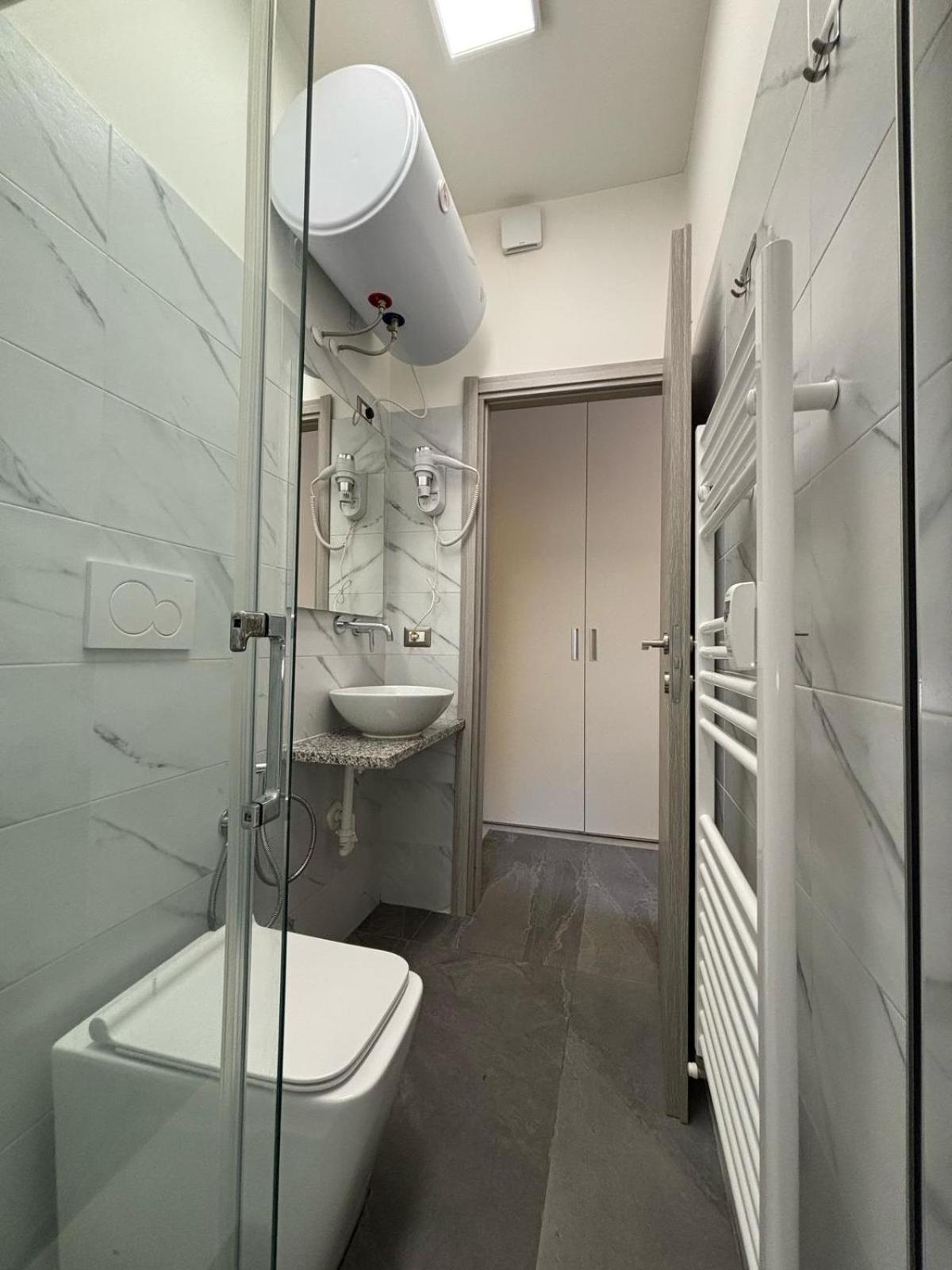 Hotel Arcobaleno By Dimora Chic Novara Exterior foto