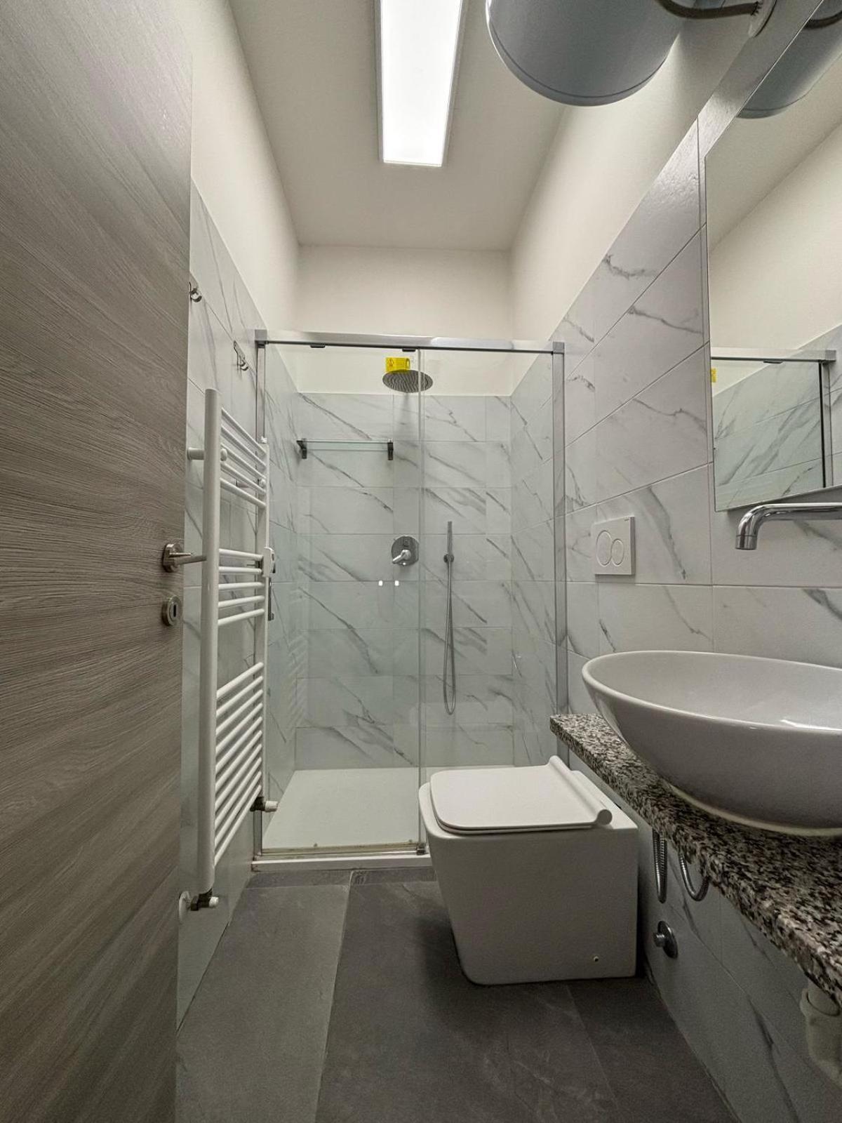 Hotel Arcobaleno By Dimora Chic Novara Exterior foto